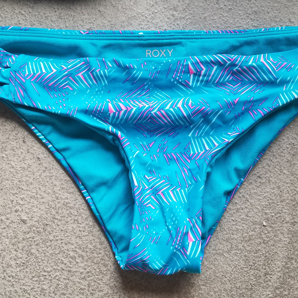 ROXY NWOT BLUE BANDEAU SWIMSUIT BIKINI MEDIUM - Picture 4 of 6